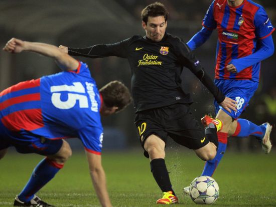 比达尔以进球完成帽子戏法，助球队取胜