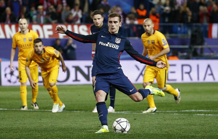 西班牙球队前锋球技精湛，助球队连续获胜