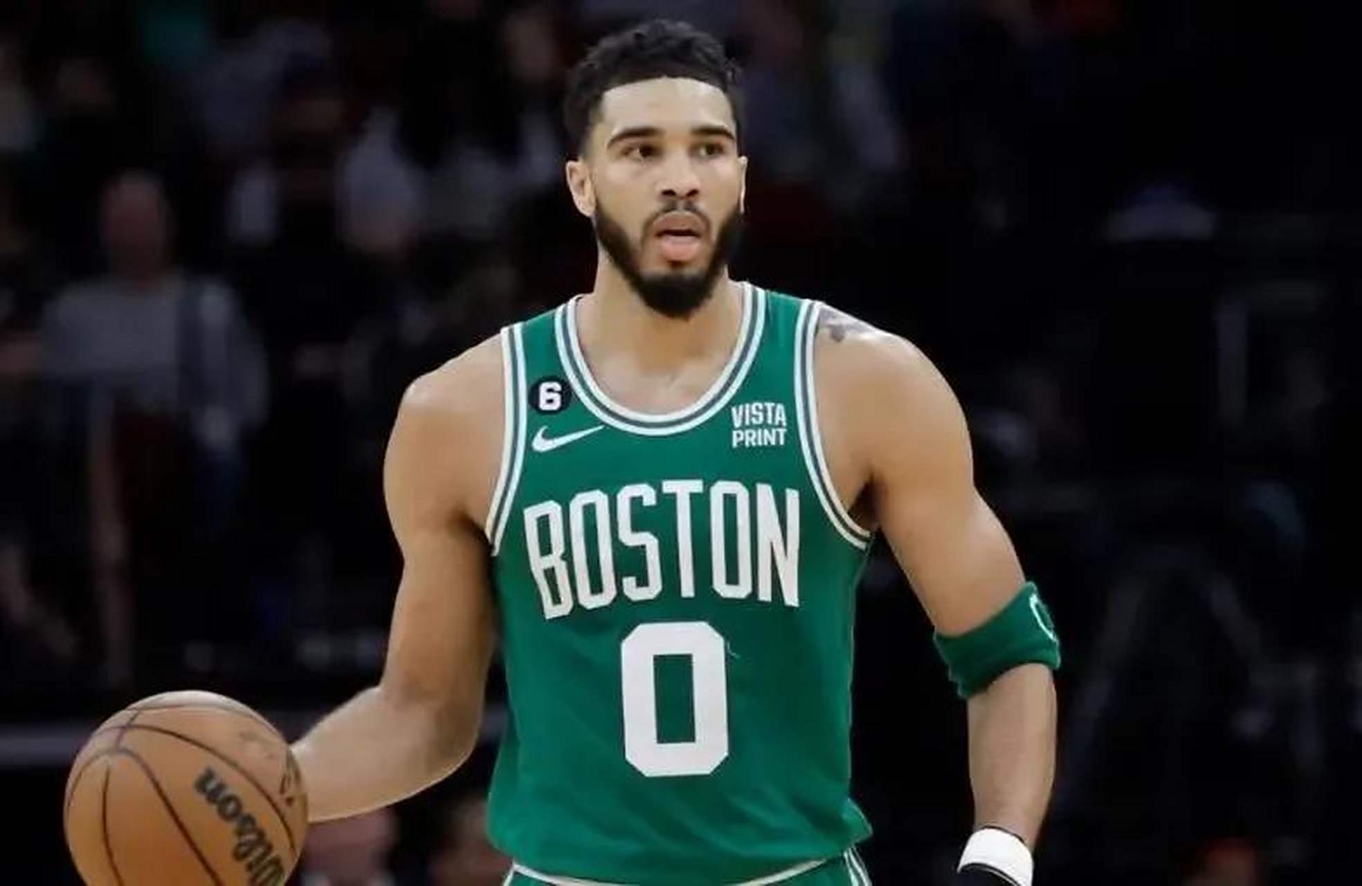 塔图姆爆冷击败西班牙队，高光表现震惊全场！的简单介绍