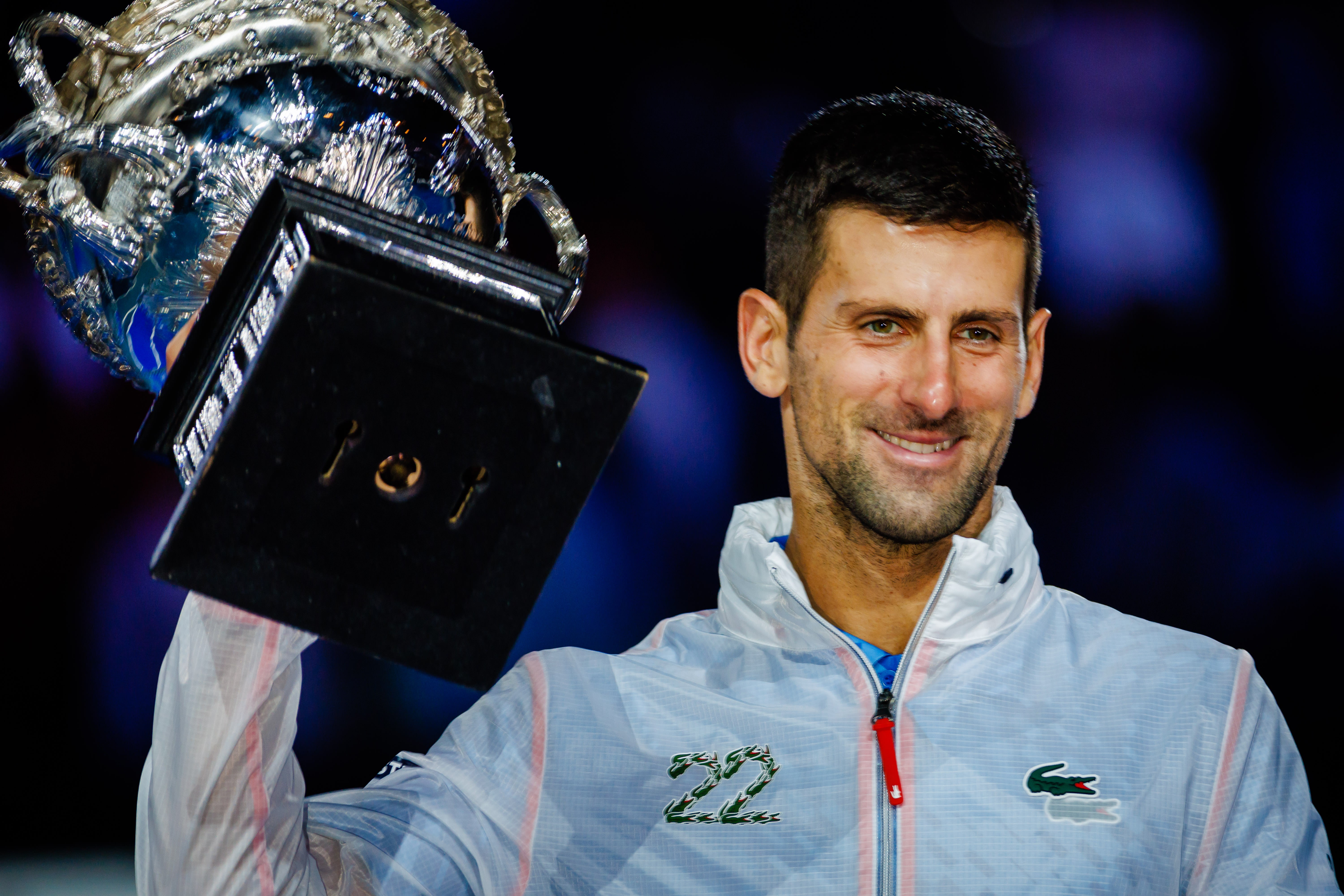 德约科维奇连续二十场比赛得分超过惊险取胜，加拿大队挑战极限！的简单介绍